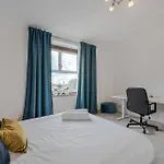 Stylish 2 Bedroom Apartment In Central London