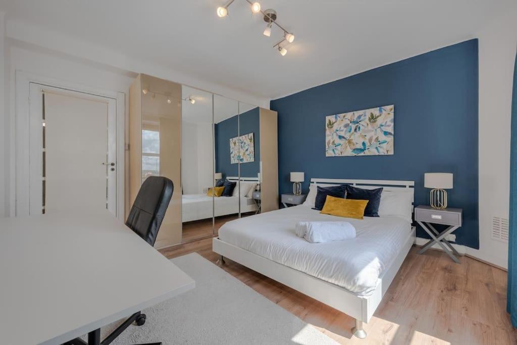 Stylish 2 Bedroom In Central Londra
